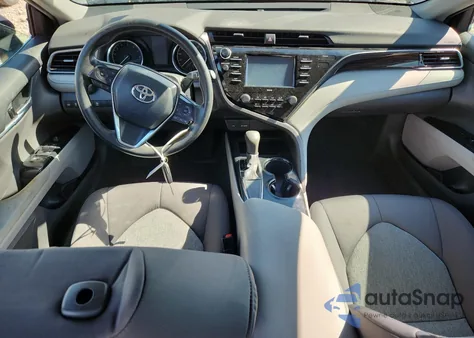 2020 Toyota Camry Le z USA, uszkodzony, nr VIN 4T1C11AK7LU508202